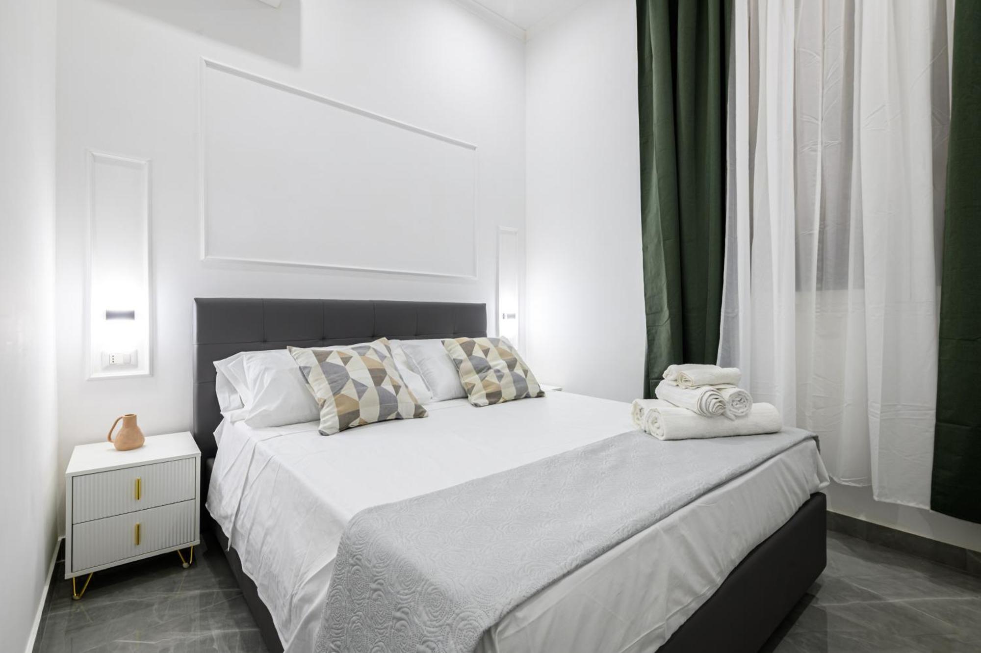 Giordano Center * Naples