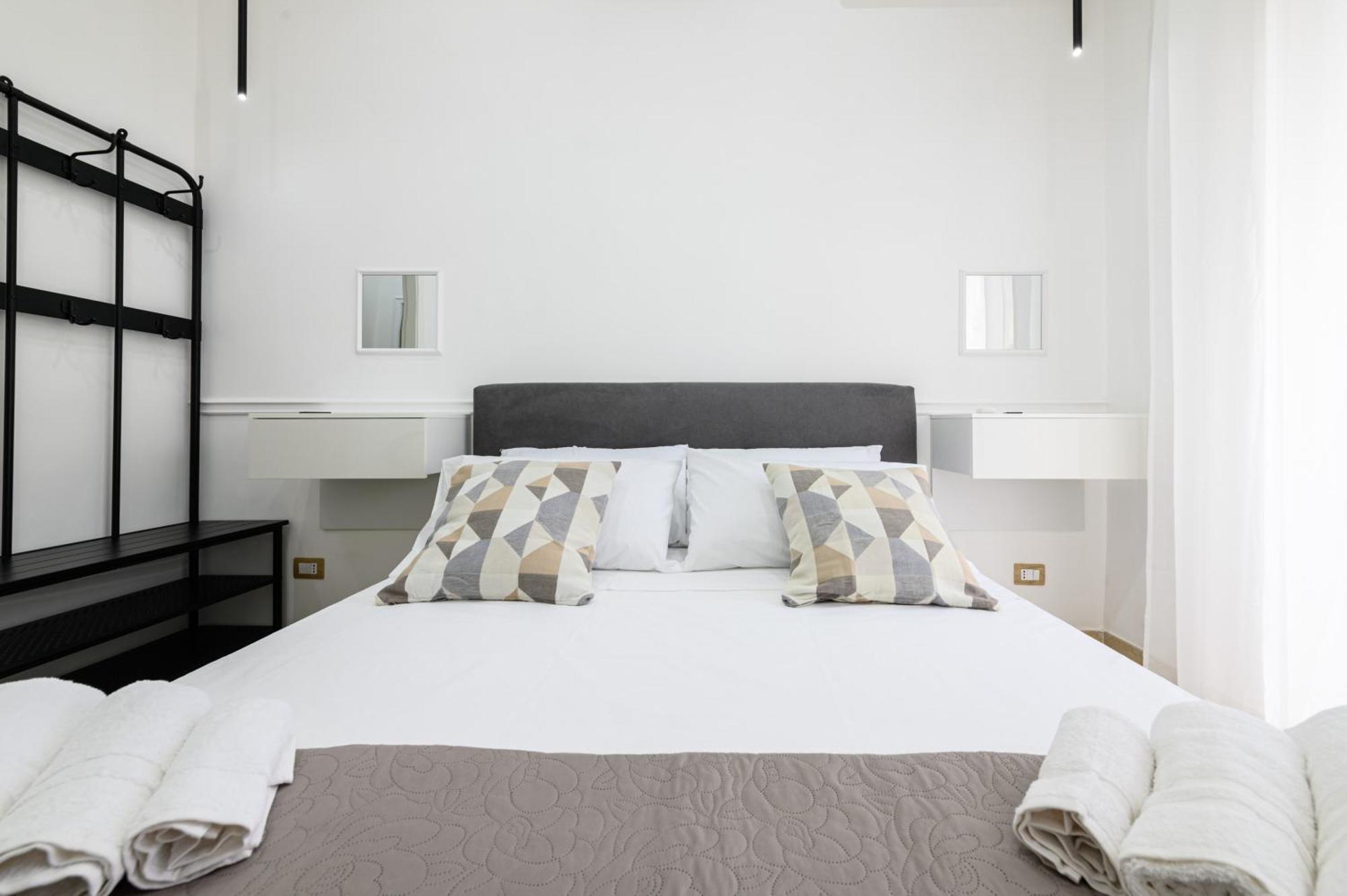 Giordano Center Apartment Naples